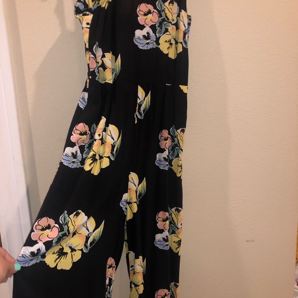 Floral Jumpsuit - Picture 3 of 4